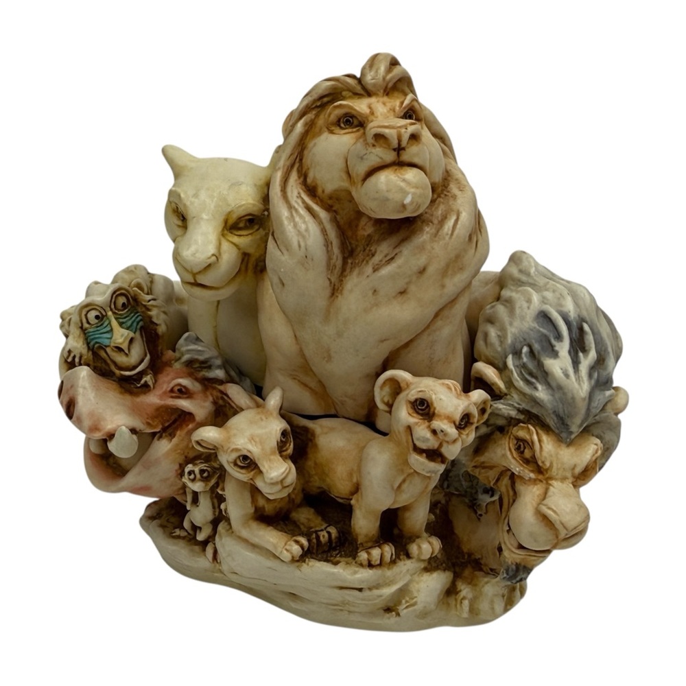 Harmony Kingdom Disney Lion King's Pride Rock Figurine Trinket Box Chip